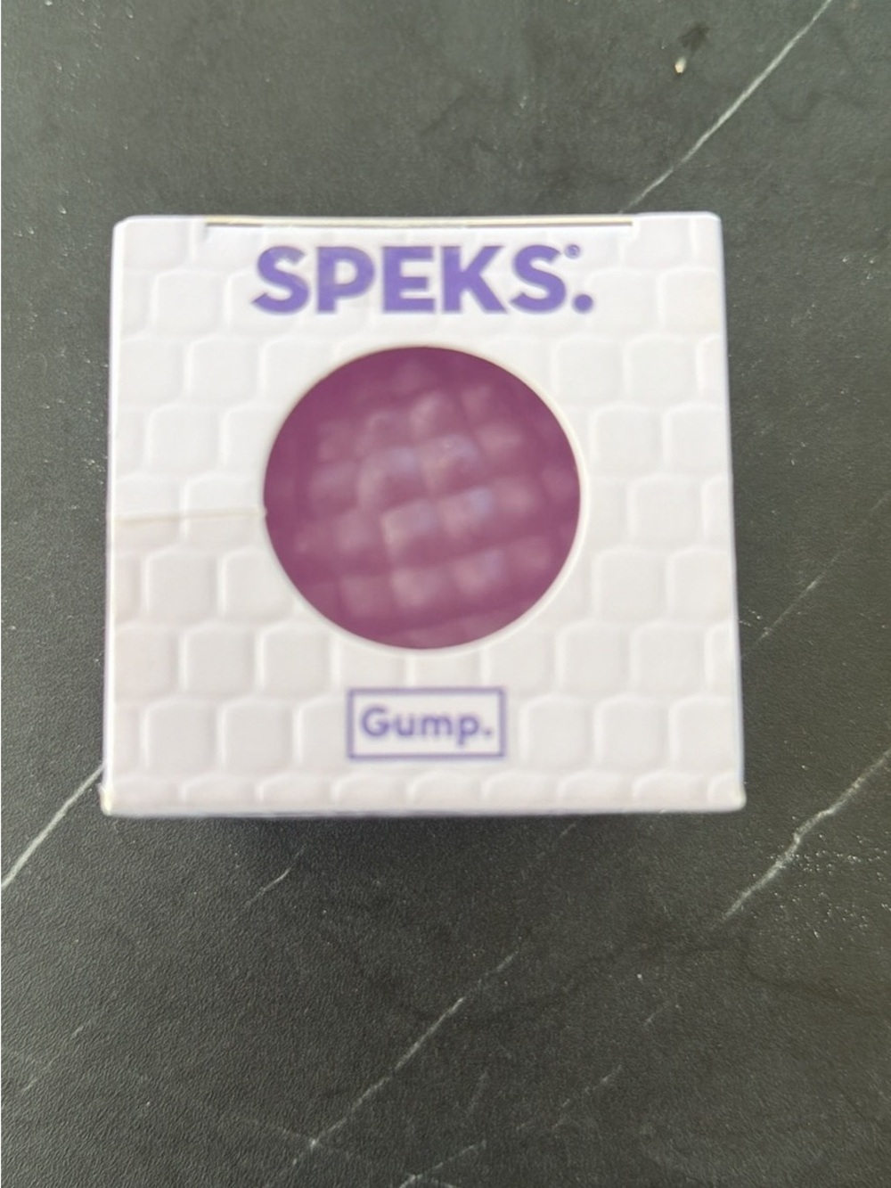 Speks. Textured Gump.